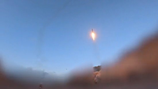האיראנים כתבו "תתחרטו על זה" ושיגרו את הטילים לישראל | צפו