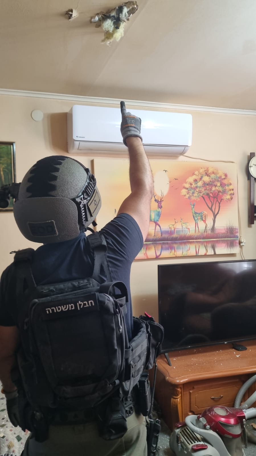 חלק יירוט שחדר אל תוך בית בבנייה קלה בגזרת מרחב הנגב