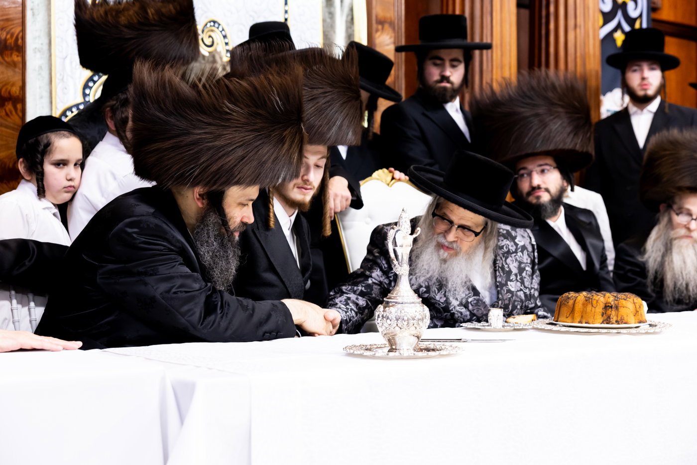 הכנסת ס"ת ע"י ליפא פרידמן בסאטמר
