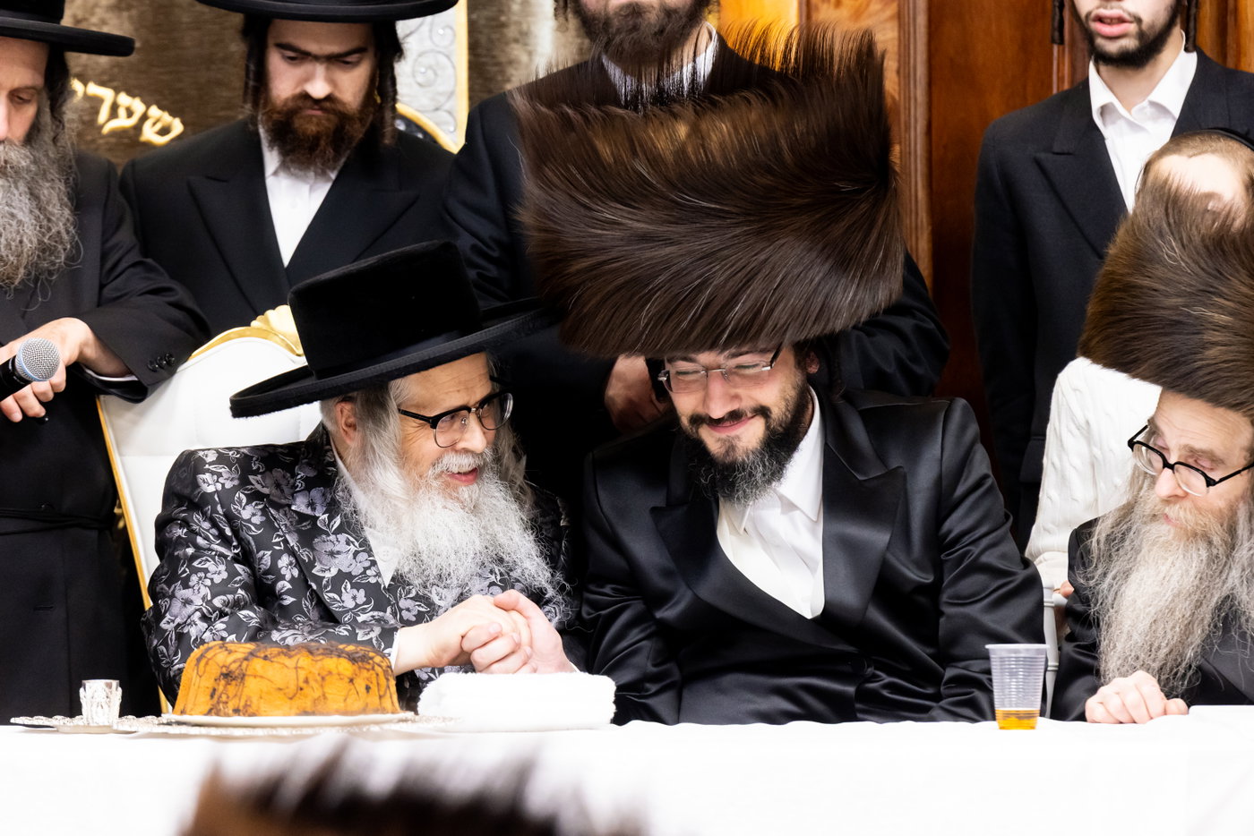 הכנסת ס"ת ע"י ליפא פרידמן בסאטמר