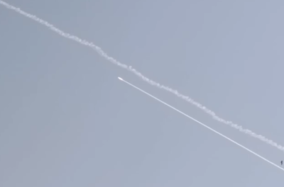 שיגורים ללא הפסקה, כך זה נראה מאיראן | צפו בתיעוד
