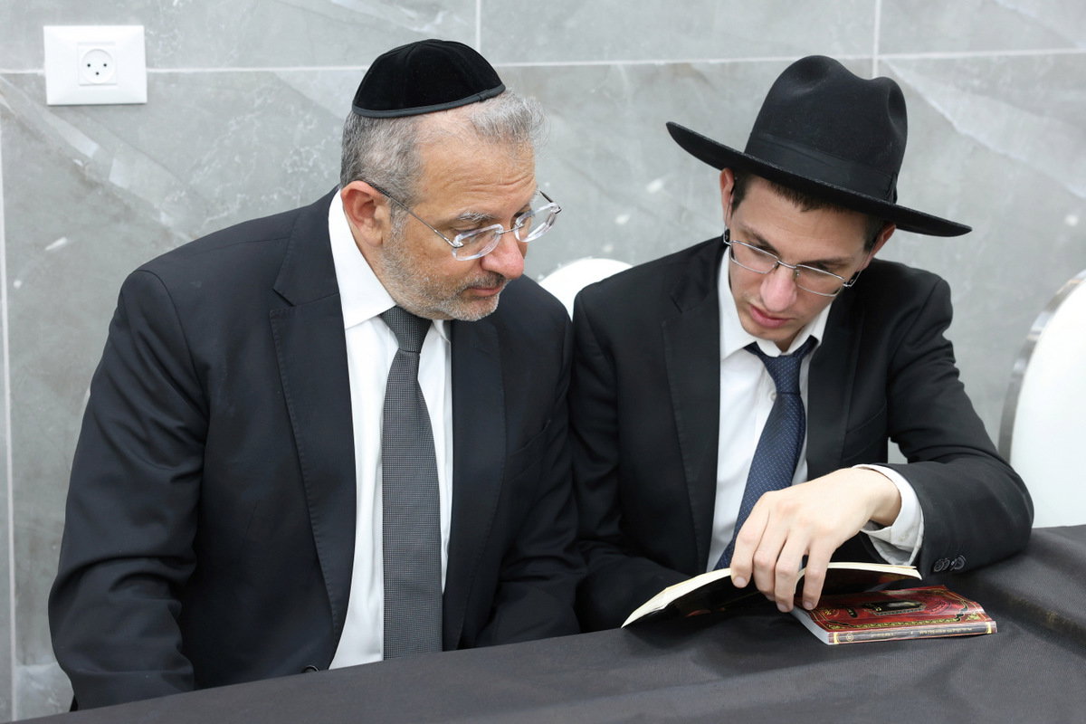 יסוד ישיבת עטרת מרדכי 