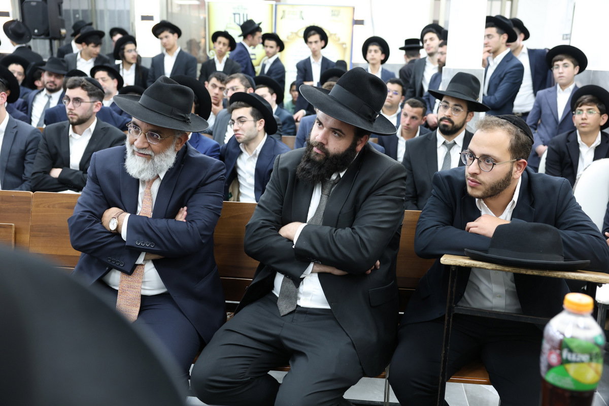 יסוד ישיבת עטרת מרדכי 