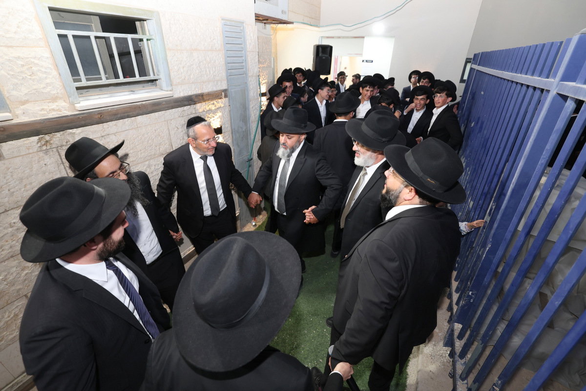 יסוד ישיבת עטרת מרדכי 