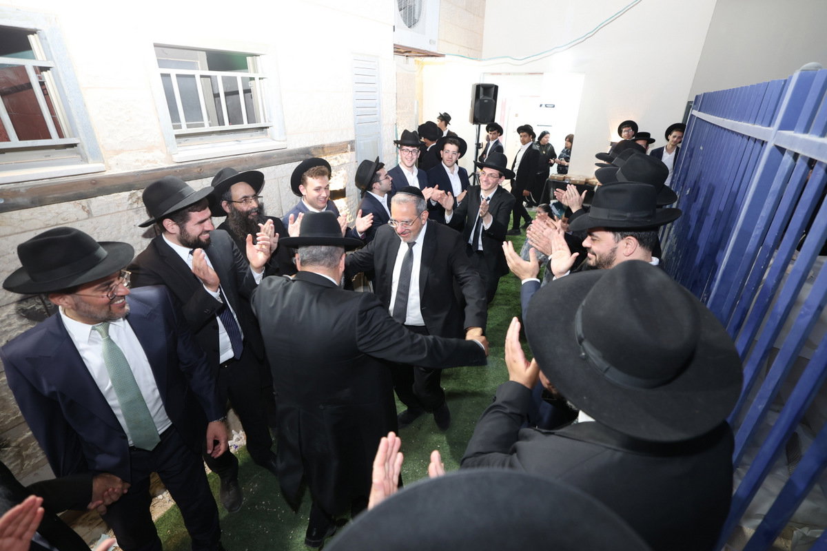 יסוד ישיבת עטרת מרדכי 