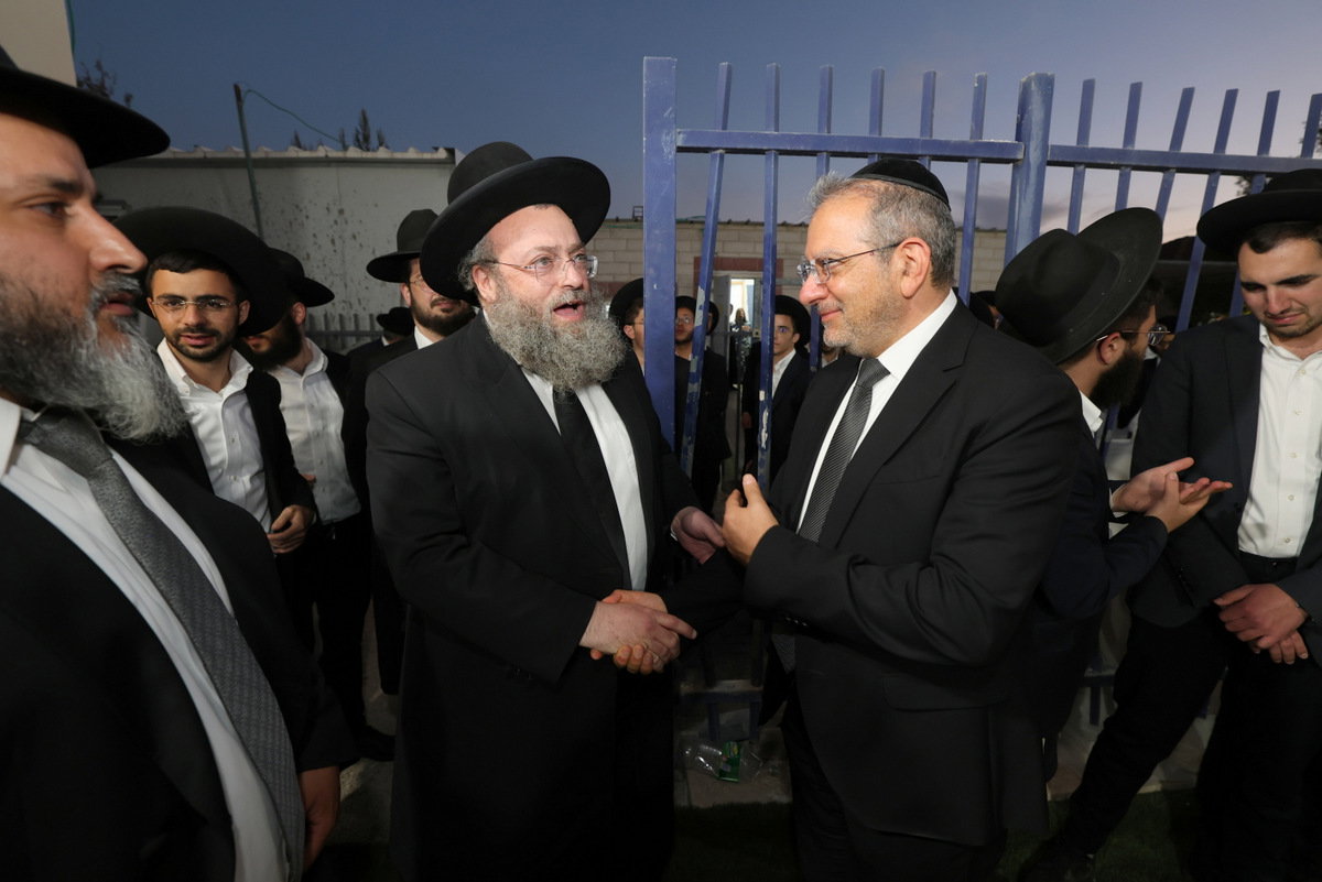 יסוד ישיבת עטרת מרדכי 