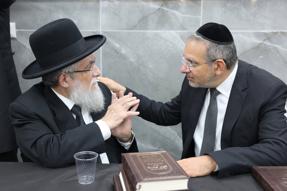 יסוד ישיבת עטרת מרדכי 