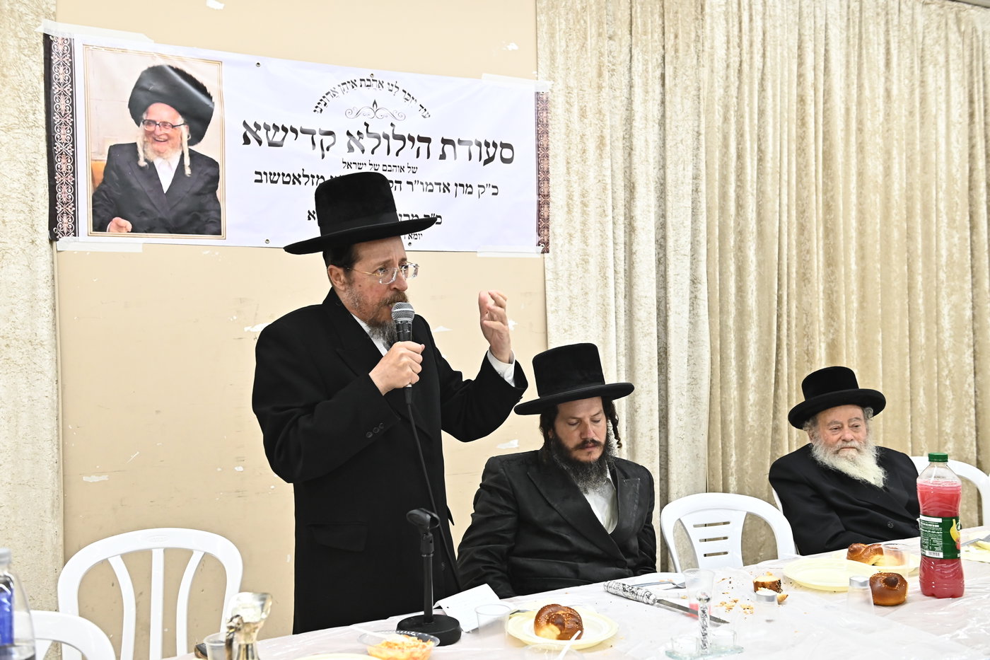 הילולא קדישא בזלאטשוב