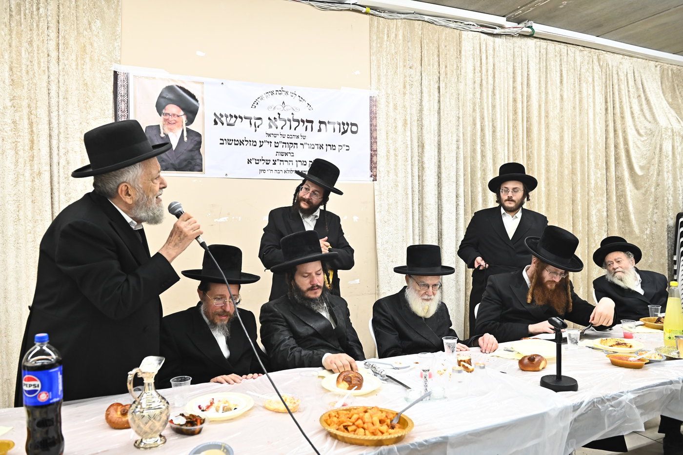 הילולא קדישא בזלאטשוב