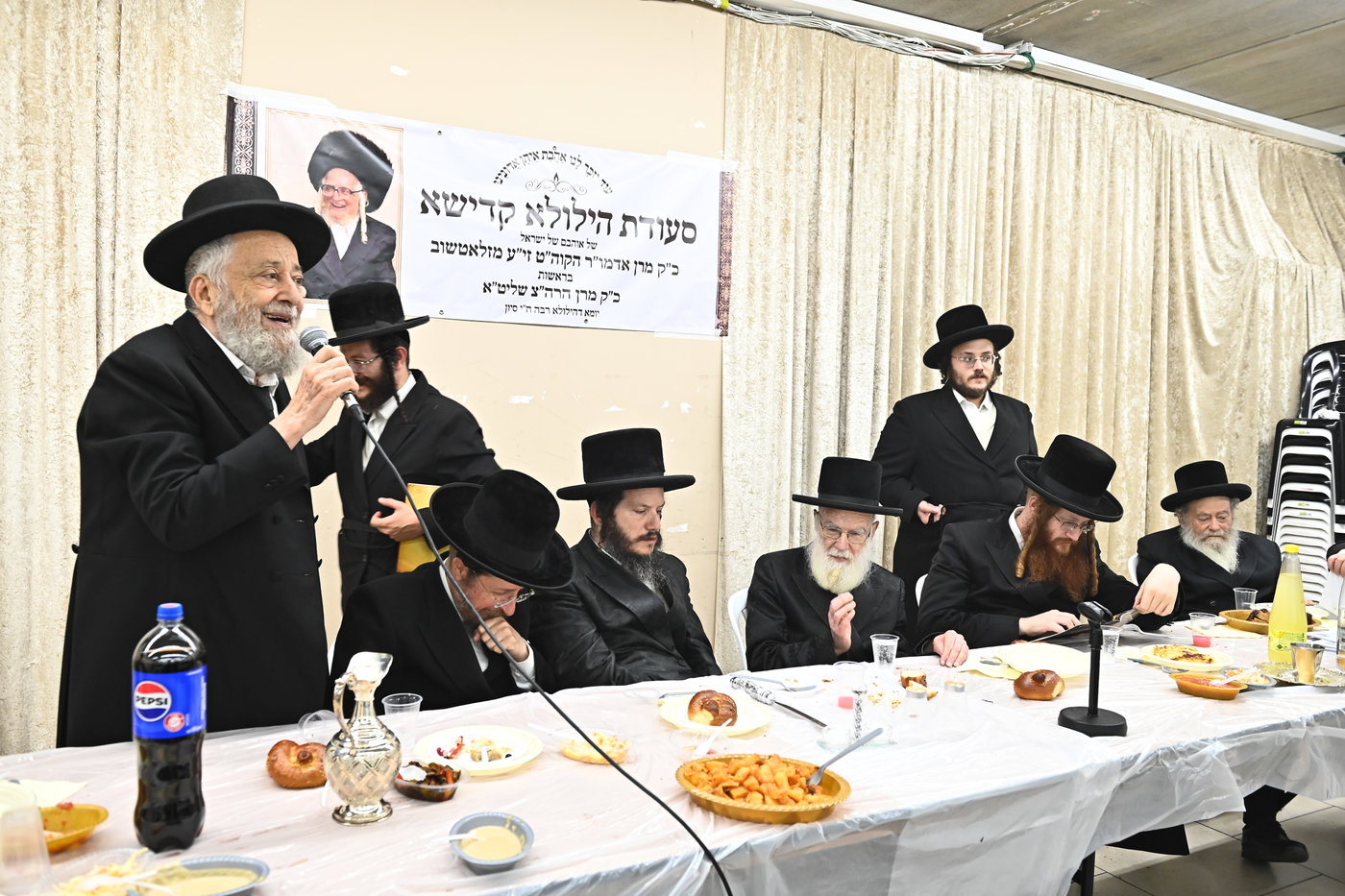הילולא קדישא בזלאטשוב