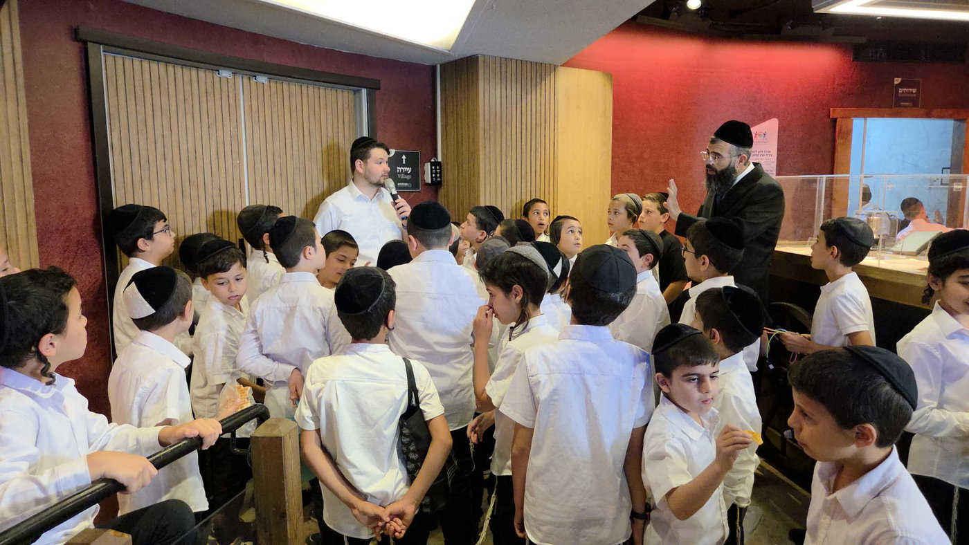 ילדי "חזון מאיר ובית ישראל" בבית החזון איש