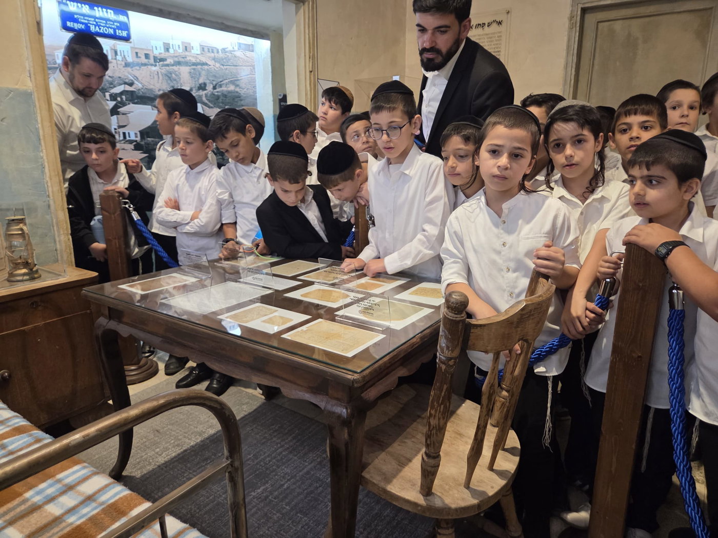 ילדי "חזון מאיר ובית ישראל" בבית החזון איש