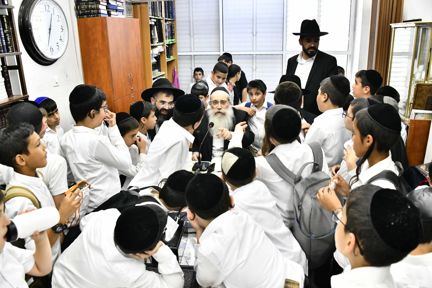 ילדי "חזון מאיר ובית ישראל" אצל הגר"ש שטיינמן