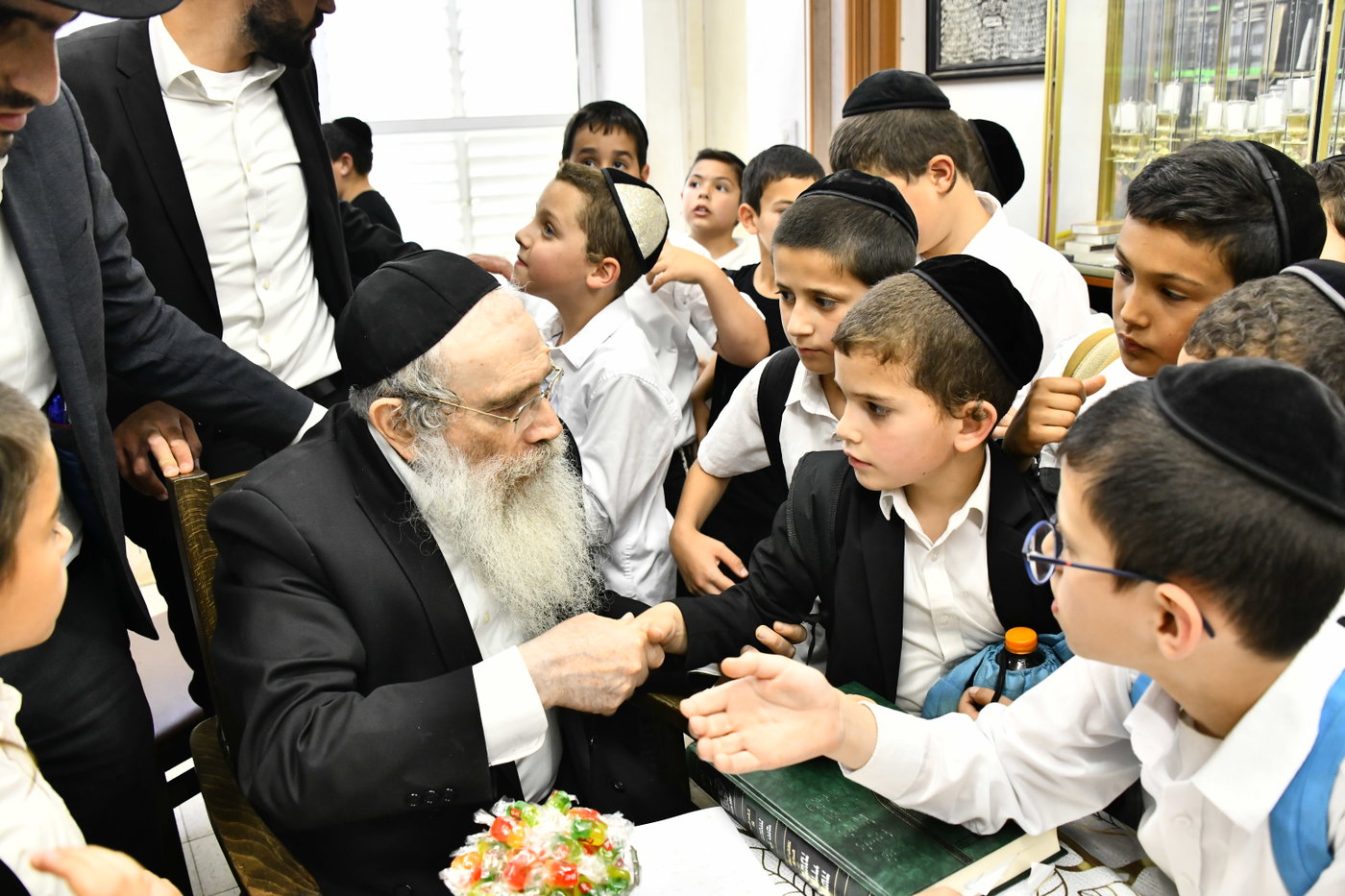 ילדי "חזון מאיר ובית ישראל" אצל הגר"ש שטיינמן