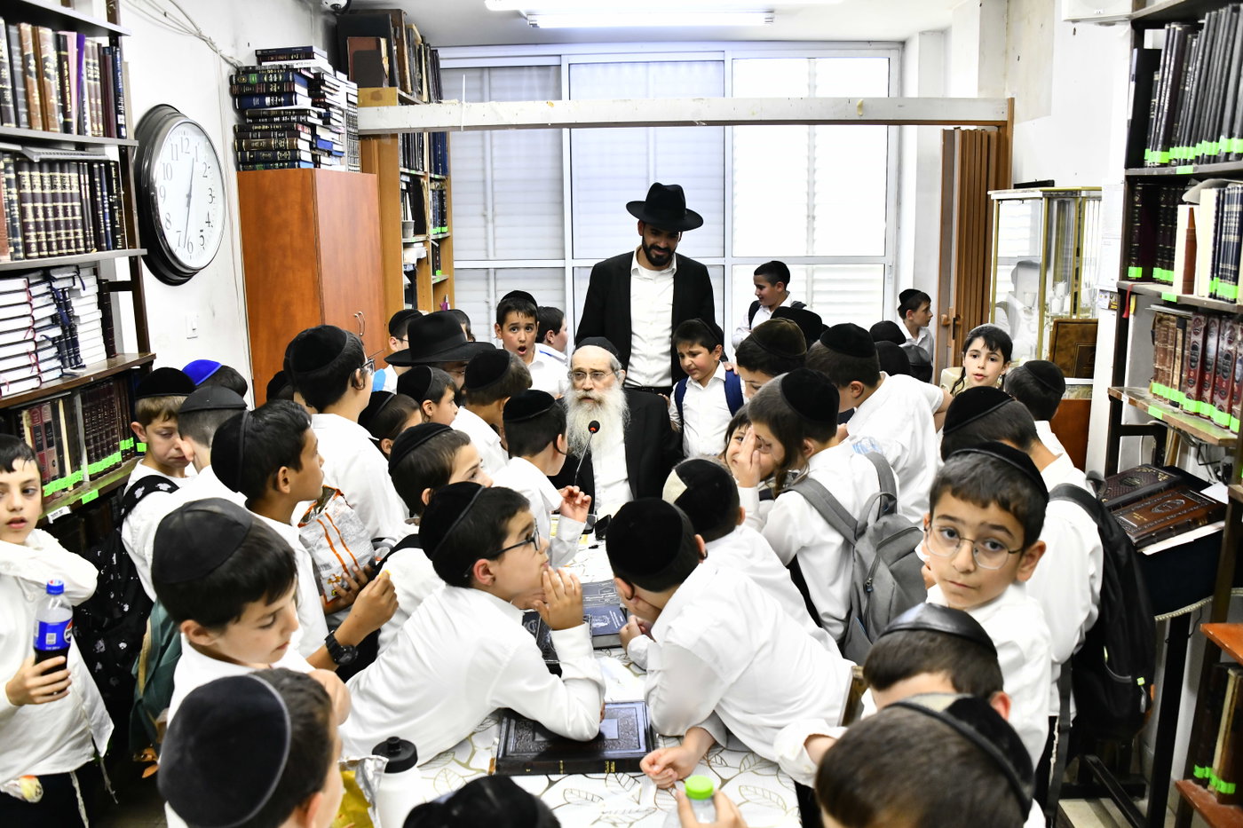 ילדי "חזון מאיר ובית ישראל" אצל הגר"ש שטיינמן