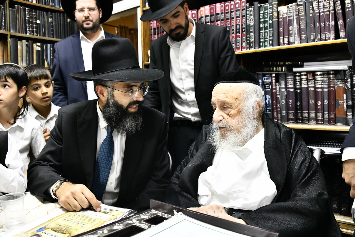 ילדי "חזון מאיר ובית ישראל" אצל הגרב"ד פוברסקי