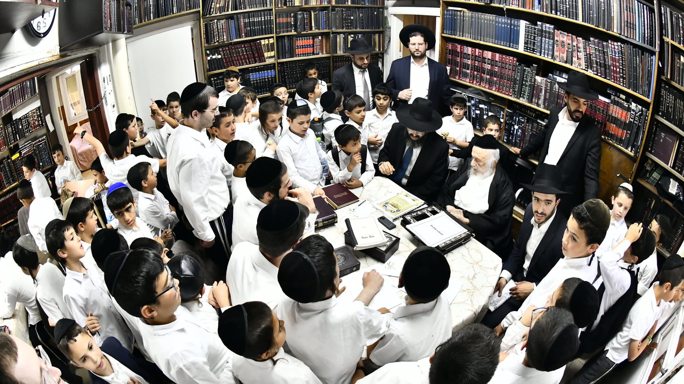 ילדי "חזון מאיר ובית ישראל" אצל הגרב"ד פוברסקי