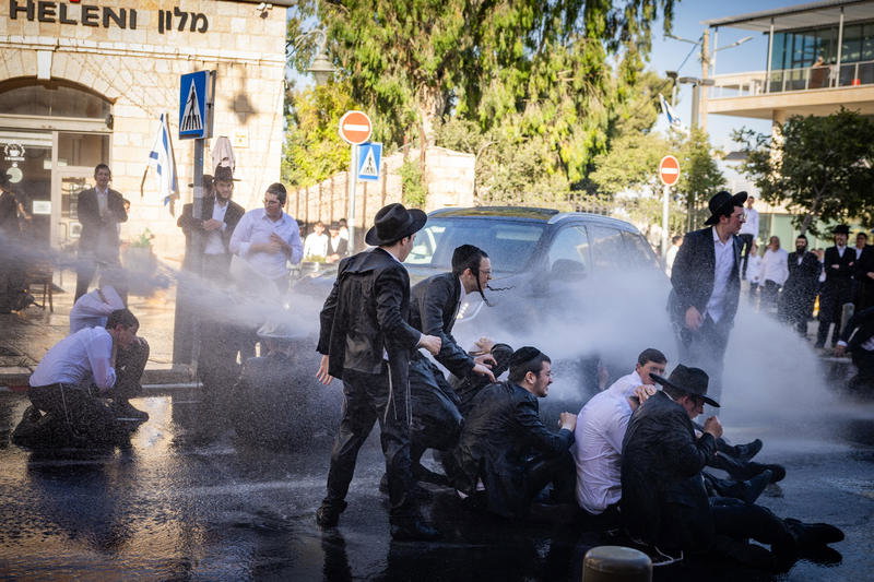 רימוני הלם, זרנוקים: 24 רגעים סוערים מהפגנות הפלג בתל אביב ובירושלים