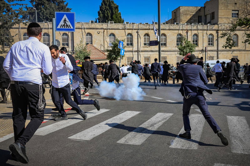 רימוני הלם, זרנוקים: 24 רגעים סוערים מהפגנות הפלג בתל אביב ובירושלים