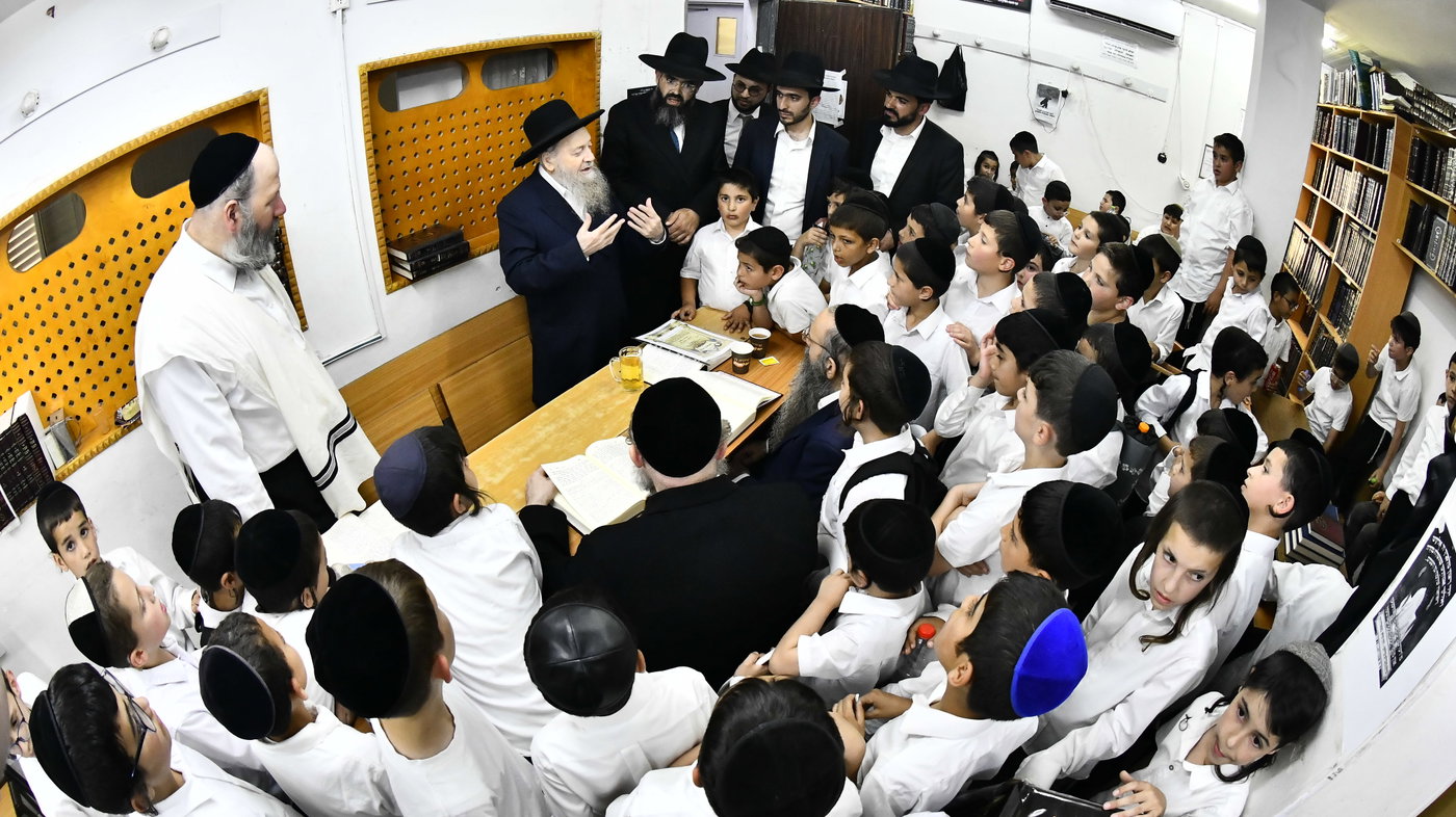 ילדי "חזון מאיר ובית ישראל" אצל הגר"ד בצרי