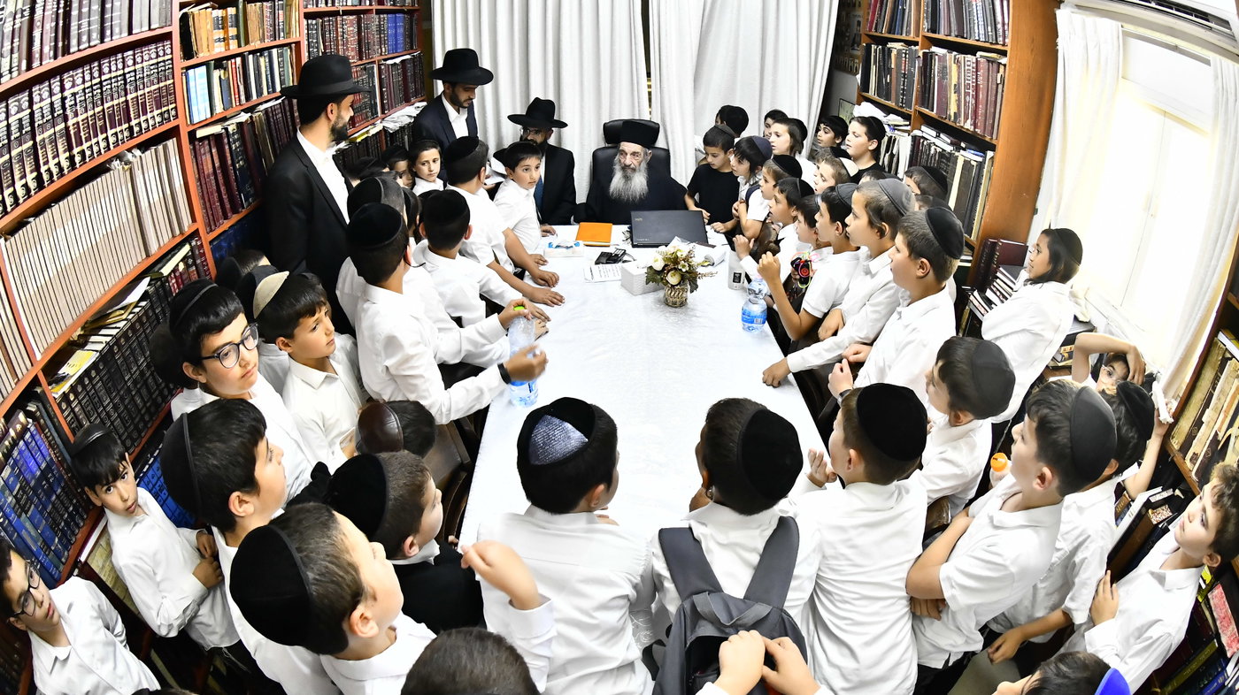 ילדי "חזון מאיר ובית ישראל" אצל הגר"נ בן שמעון