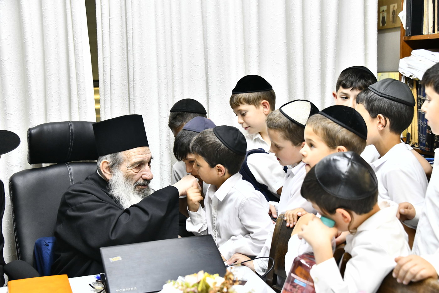 ילדי "חזון מאיר ובית ישראל" אצל הגר"נ בן שמעון