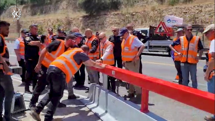 התיעוד מכביש 1 - מהשריפות ומהמעקות