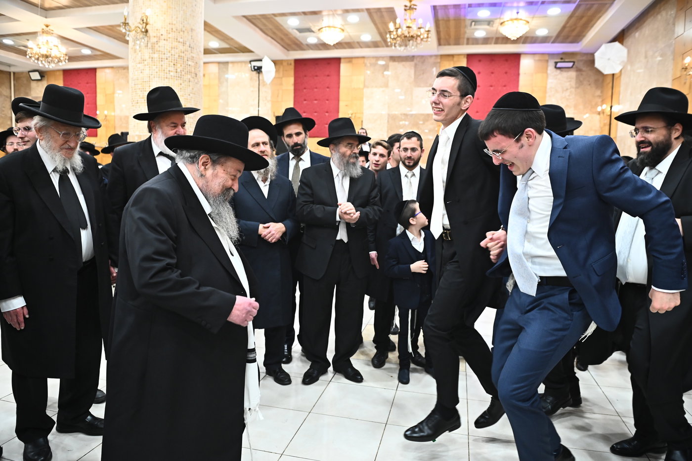 שמחת נישואי צאצאי הגר"א לוי והגרי"ד שפירא