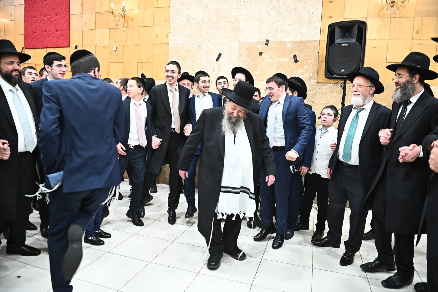 שמחת נישואי צאצאי הגר"א לוי והגרי"ד שפירא