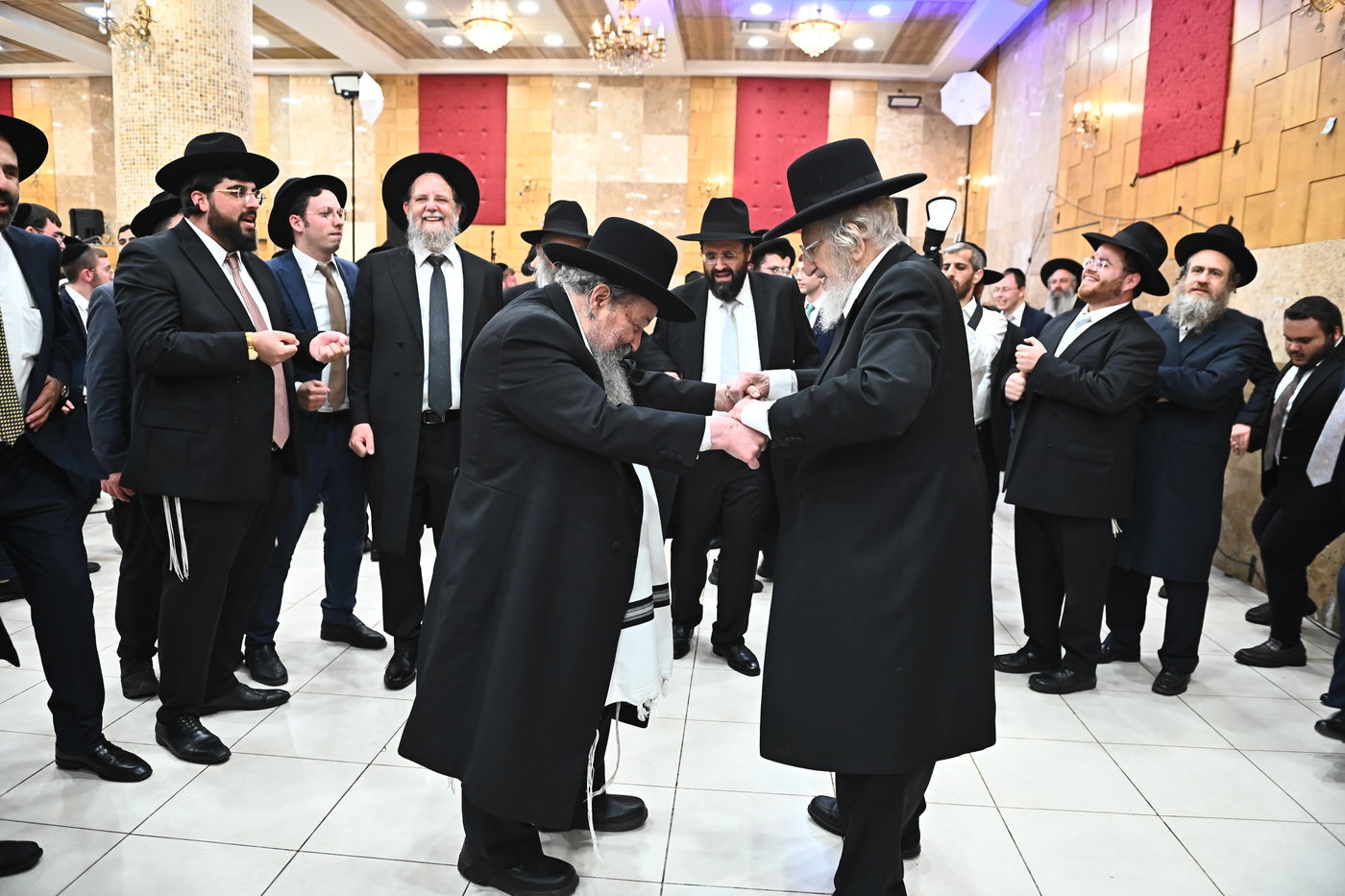 שמחת נישואי צאצאי הגר"א לוי והגרי"ד שפירא