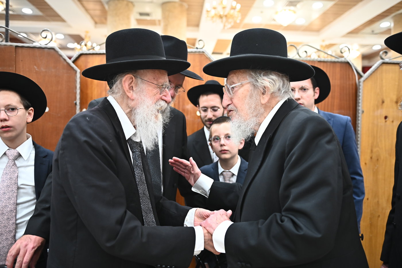 שמחת נישואי צאצאי הגר"א לוי והגרי"ד שפירא