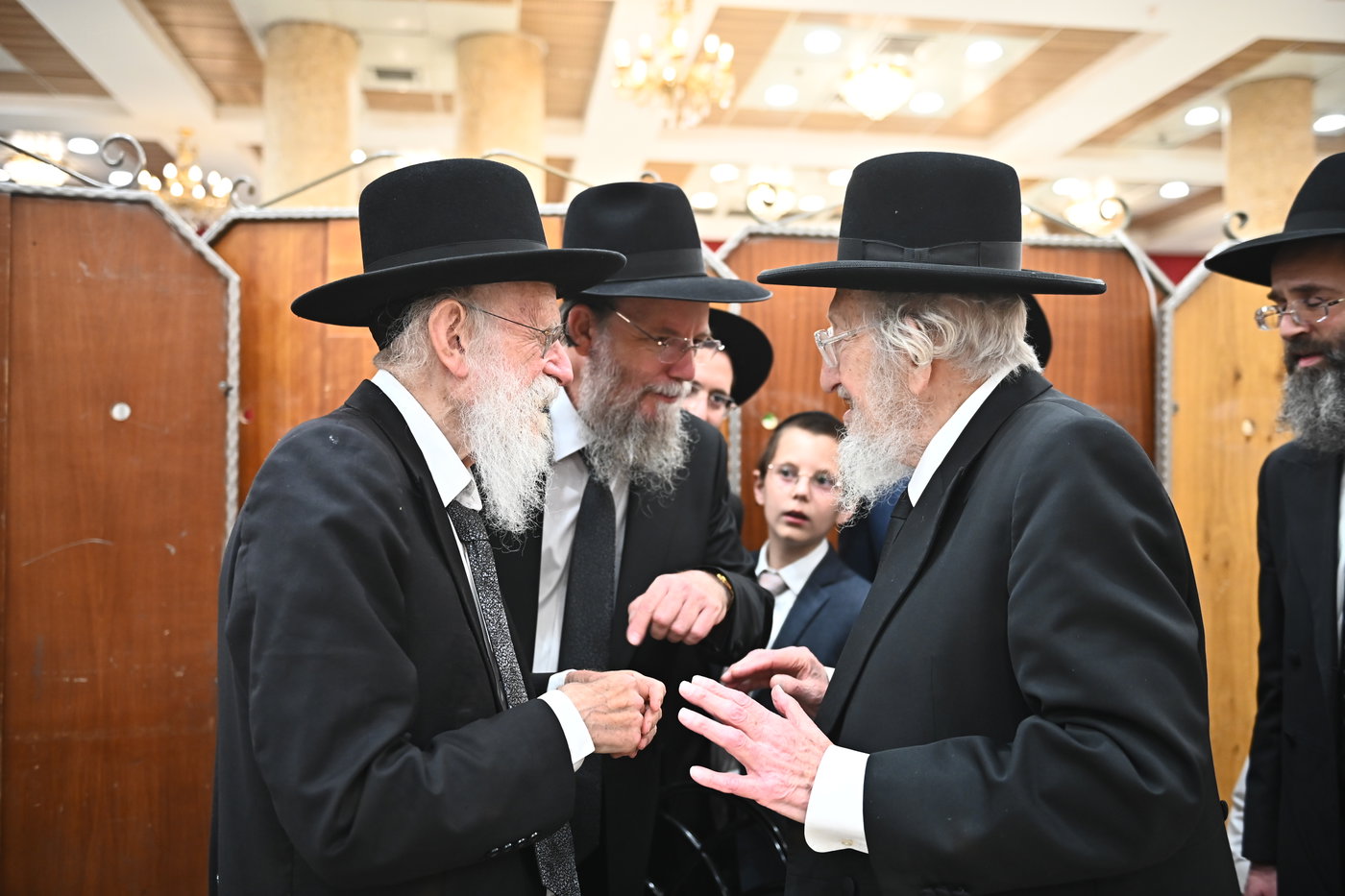 שמחת נישואי צאצאי הגר"א לוי והגרי"ד שפירא