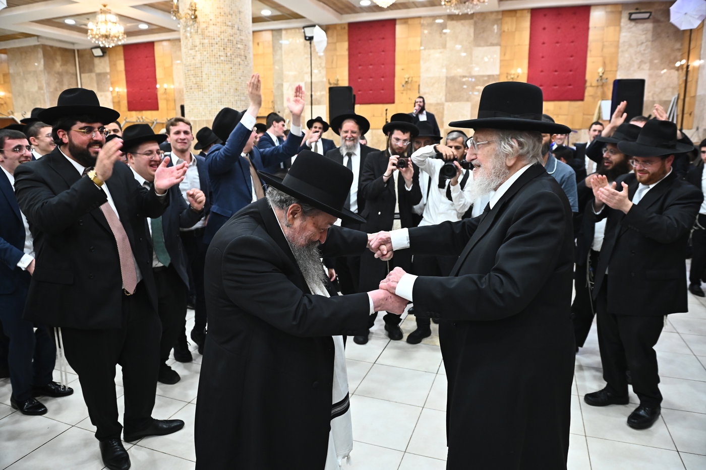 שמחת נישואי צאצאי הגר"א לוי והגרי"ד שפירא