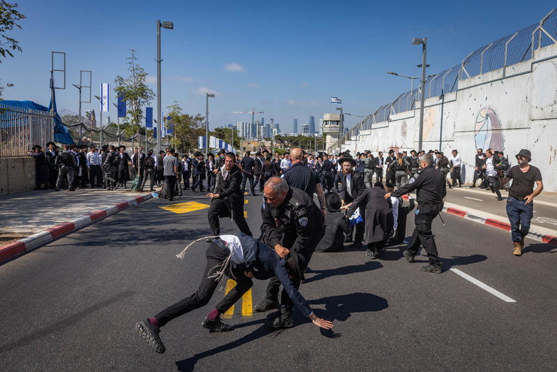 רימוני הלם, זרנוקים: 24 רגעים סוערים מהפגנות הפלג בתל אביב ובירושלים