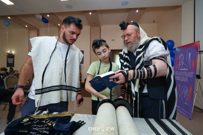 ילדי המלחמה" חגגו בר מצווה: תפילין, פמוטי יוקרה ואפס אזעקות