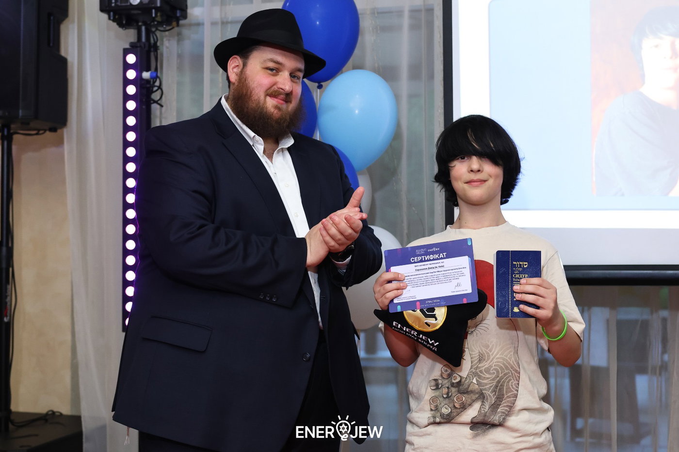 ילדי המלחמה" חגגו בר מצווה: תפילין, פמוטי יוקרה ואפס אזעקות