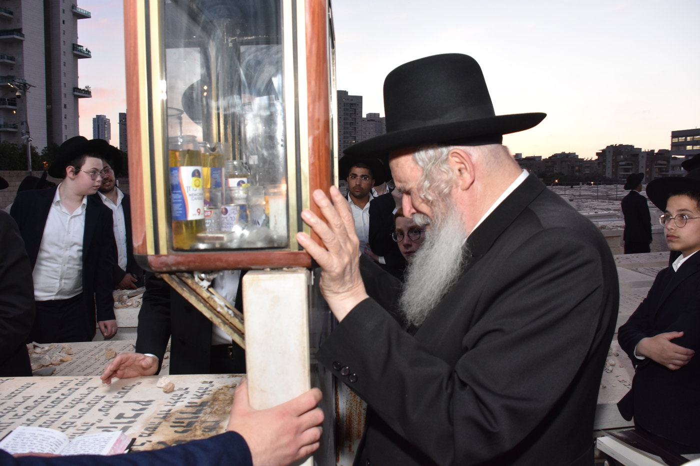 עליה לציון של הגרמ"י ליפקוביץ זצ"ל