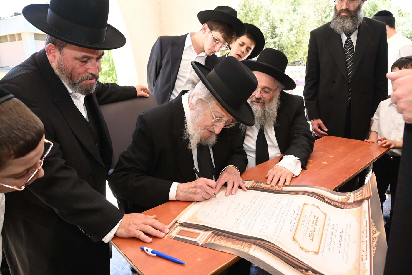יציקת ארון הקודש בשיכון ה'