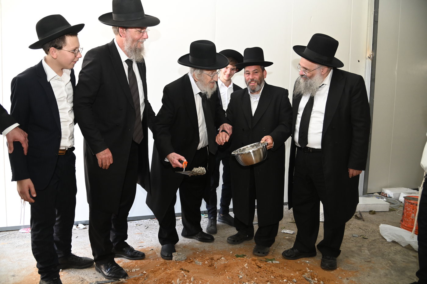 יציקת ארון הקודש בשיכון ה'