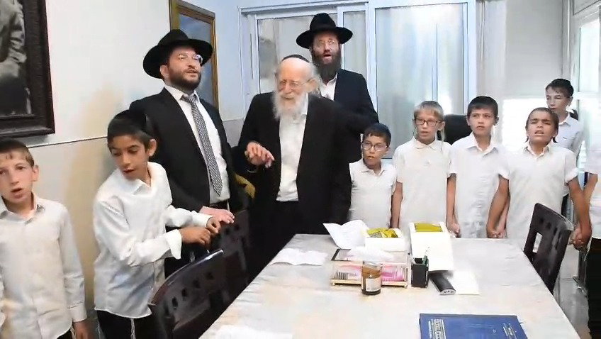 ילדי אהלי ספר אצל הגר"ש גלאי