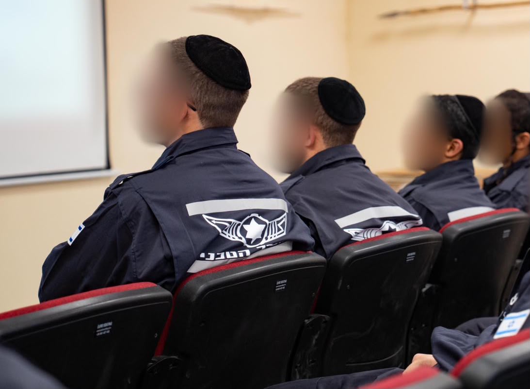 דת"ק חרדי ראשון בבסיס תל-נוף של חיל האוויר