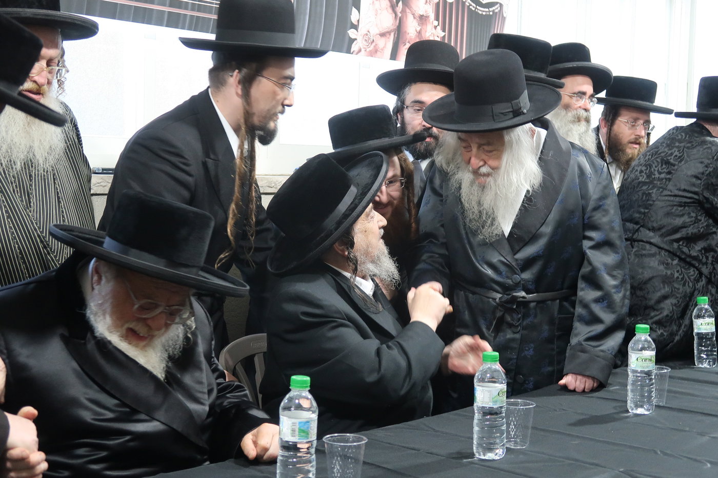 הגרי"מ שכטר במעמד לטובת הכולל