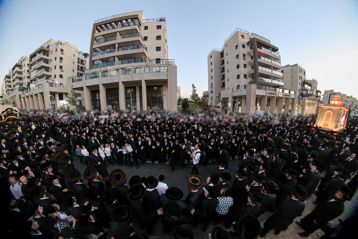 הכנסת ספר תורה בסערט ויז'ניץ