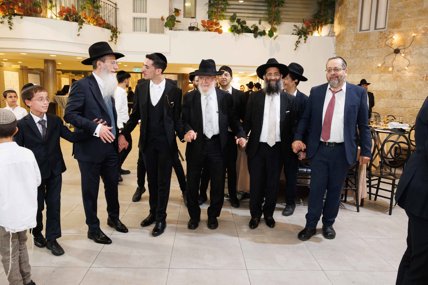 שמחת נישואי נכדת הגר"צ מאזוז