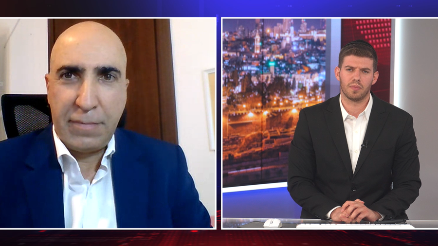 ד"ר ג'קי זבולון, מנתח באולפן "כיכר השבת" עם יוסי סרגובסקי את ההסכם
