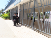 האדמו"ר מחוג חתם סופר בביקור בכלא 10