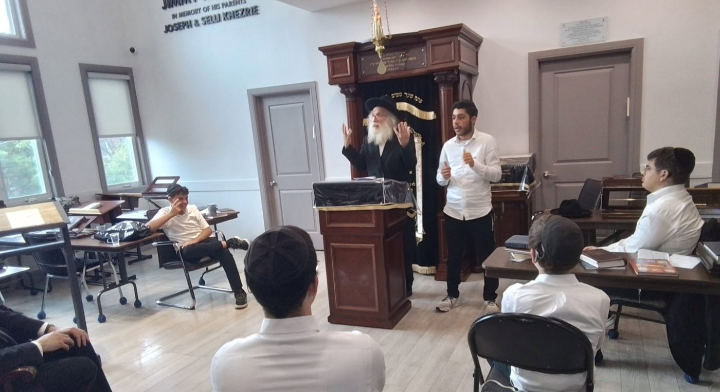 הגרח"ע שטרנבוך בטורנטו