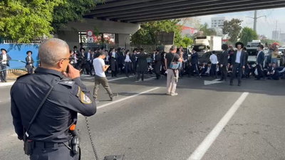 בהפתעה מוחלטת: הר"צפניקים חסמו את כביש 4 - השוטרים הגיבו באלימות קשה