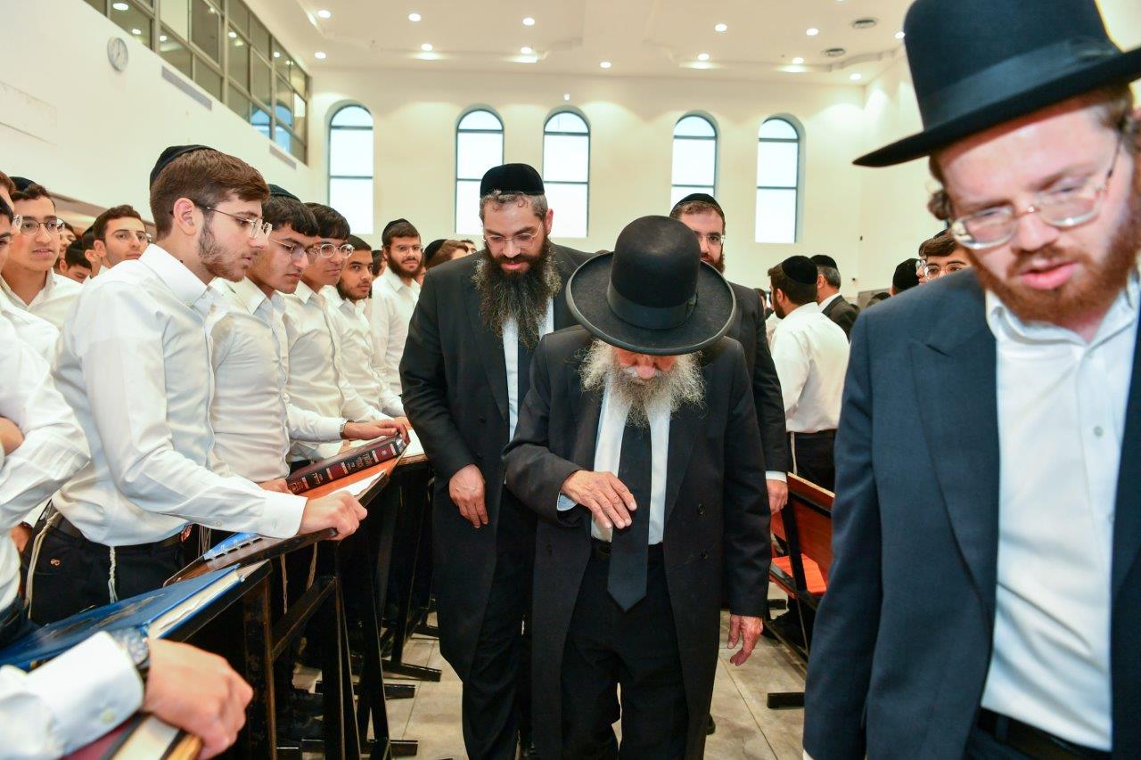 הגר"א פילץ ב'אוהל תורה'