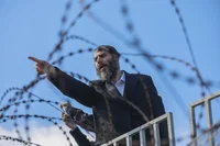 בבצ'יק בעצרת חסידי גור מול כלא 10